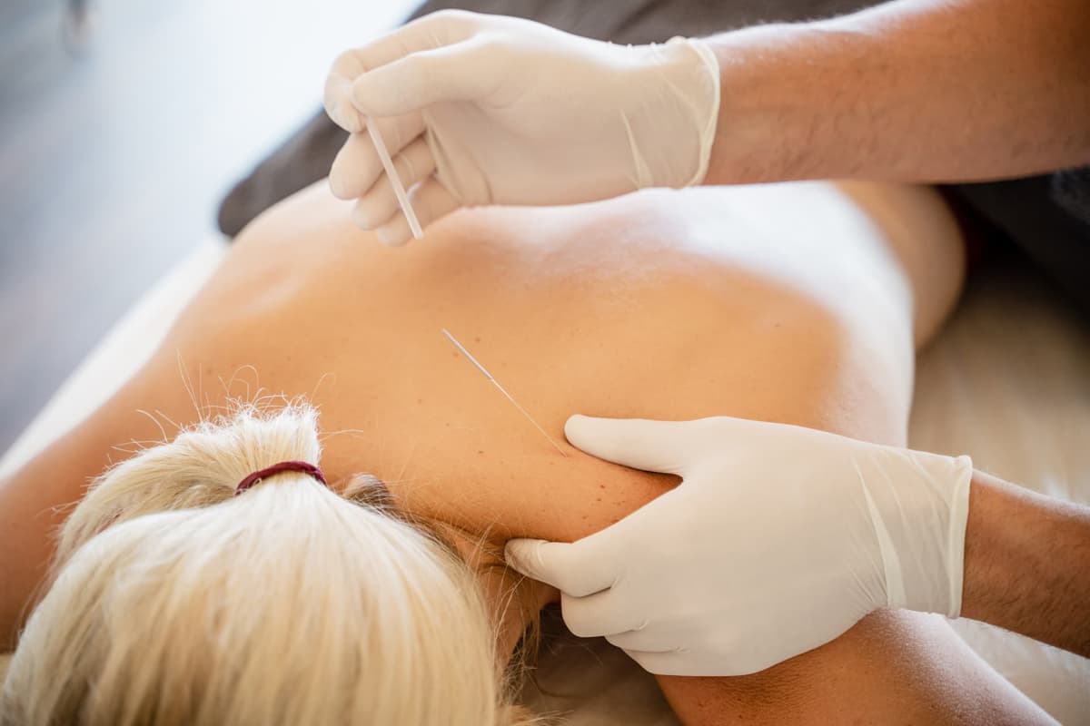  Punción seca, vendaje neuromuscular y electroterapia en Pontevedra